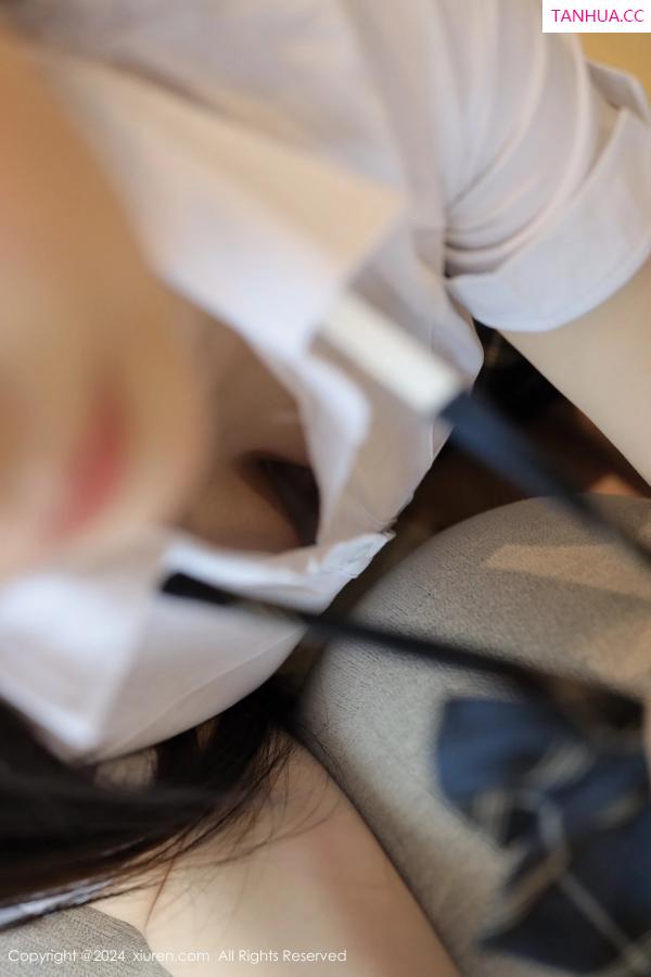   [XiuRen]高清写真图 2024.03.04 No.8173 陈小花 丝袜美腿第35张图片
